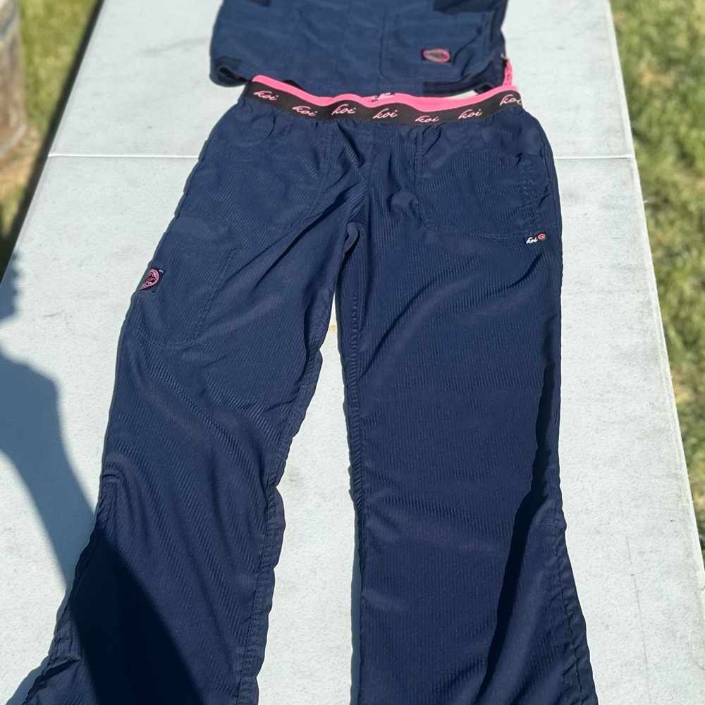 Koi scrubs navy